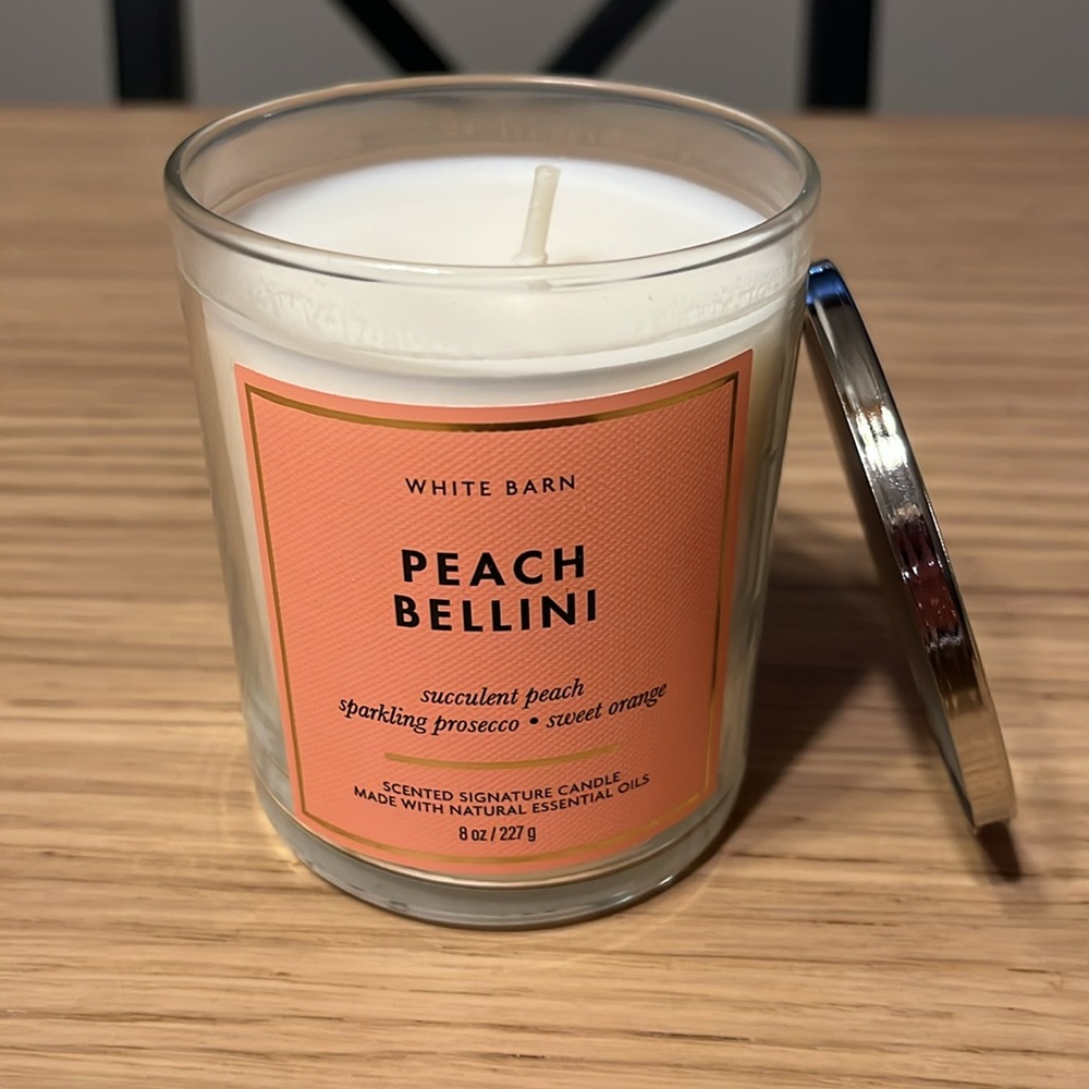 Bath & Body Works Single Wick Candle. Peach Bellini. - Picture 2 of 3
